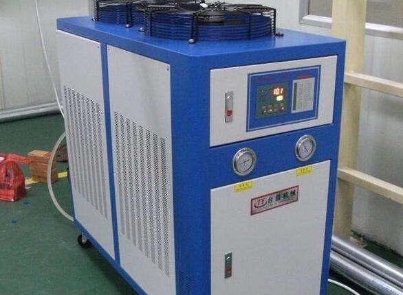 工業冷水機制冷壓縮機的分類